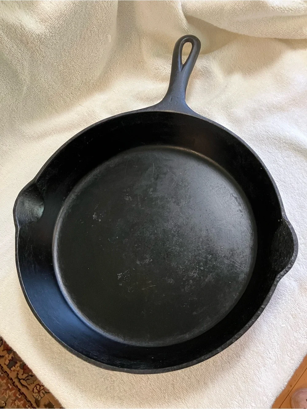 Antique Griswold #9 Cast Iron Skillet frying pan